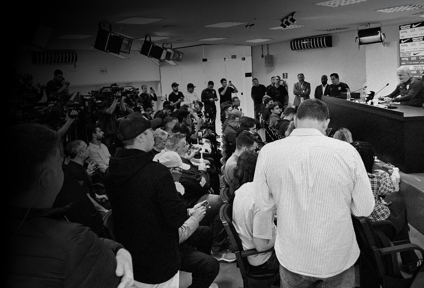image of a concert crowd